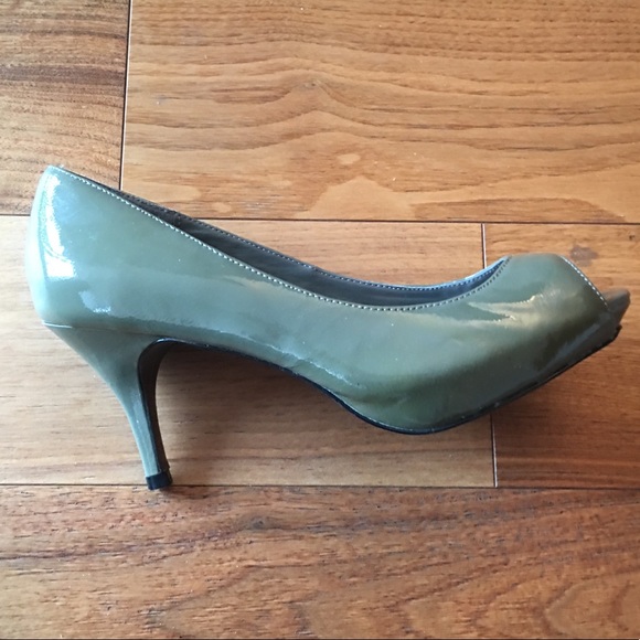 Brand new Steve Madden heel- Size 7.5 - Picture 2 of 3